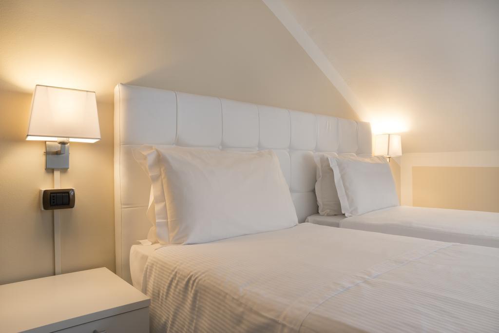 Double or Twin Room,173218569:JPEG